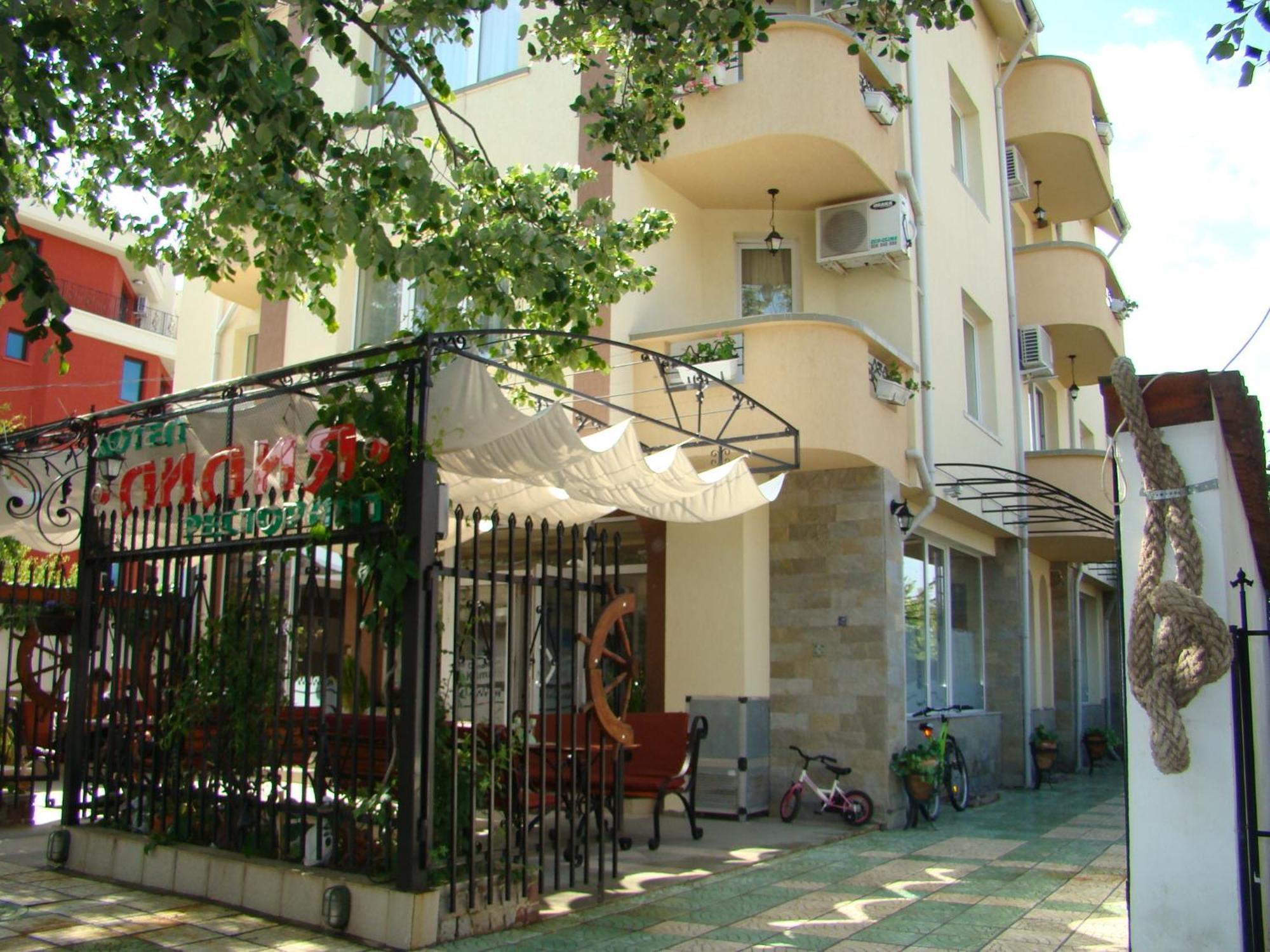 Lilia 2 Family Hotel Приморсько Екстер'єр фото